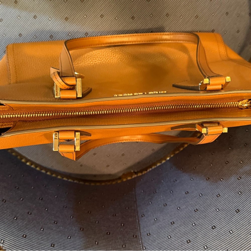 Michael Kors Tan Leather 3-Piece Tote Set - Picture 11 of 15